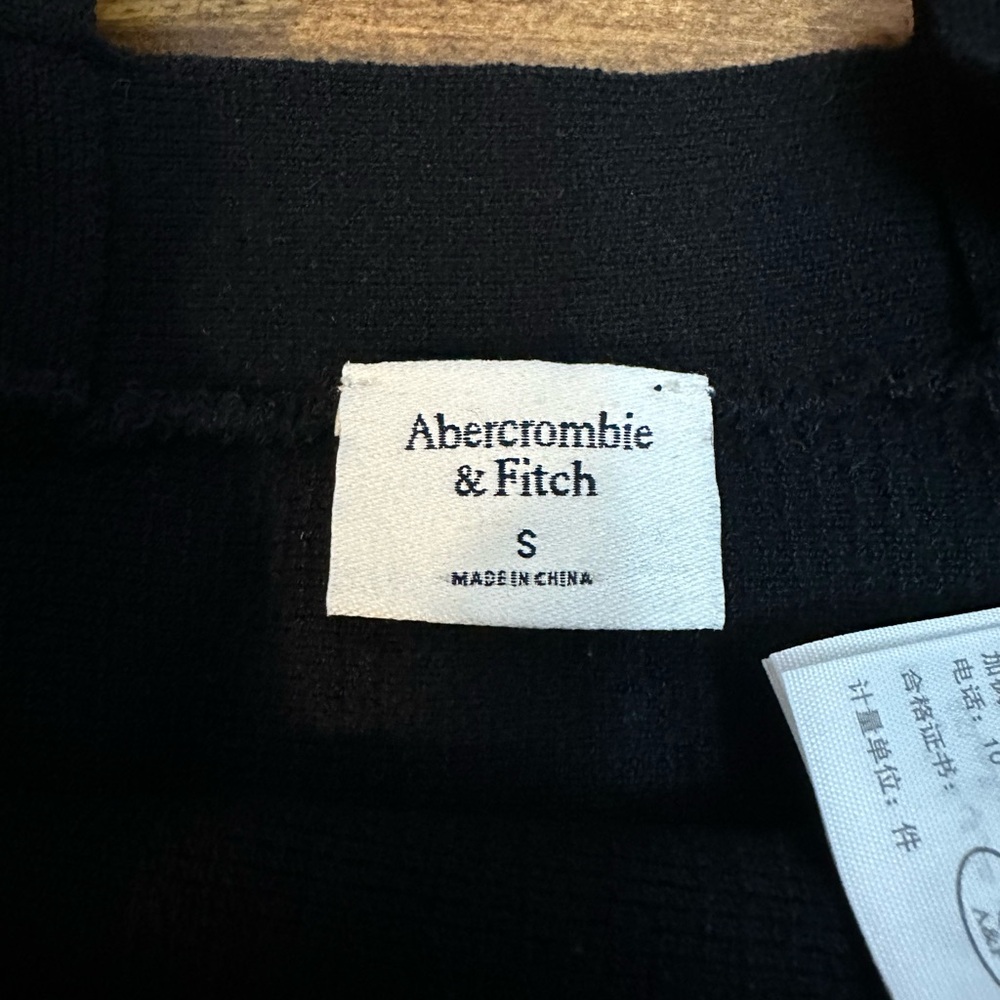 Abercrombie and Fitch, adorable sweater, crop sweetheart tank Size Small - Picture 5 of 6